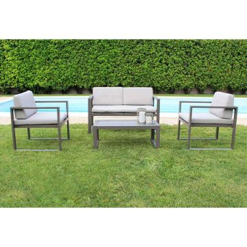 Conjunto de muebles de jardín compuesto por un sofá dos sillones con cojines y mesa color taupe mod. Formentera
